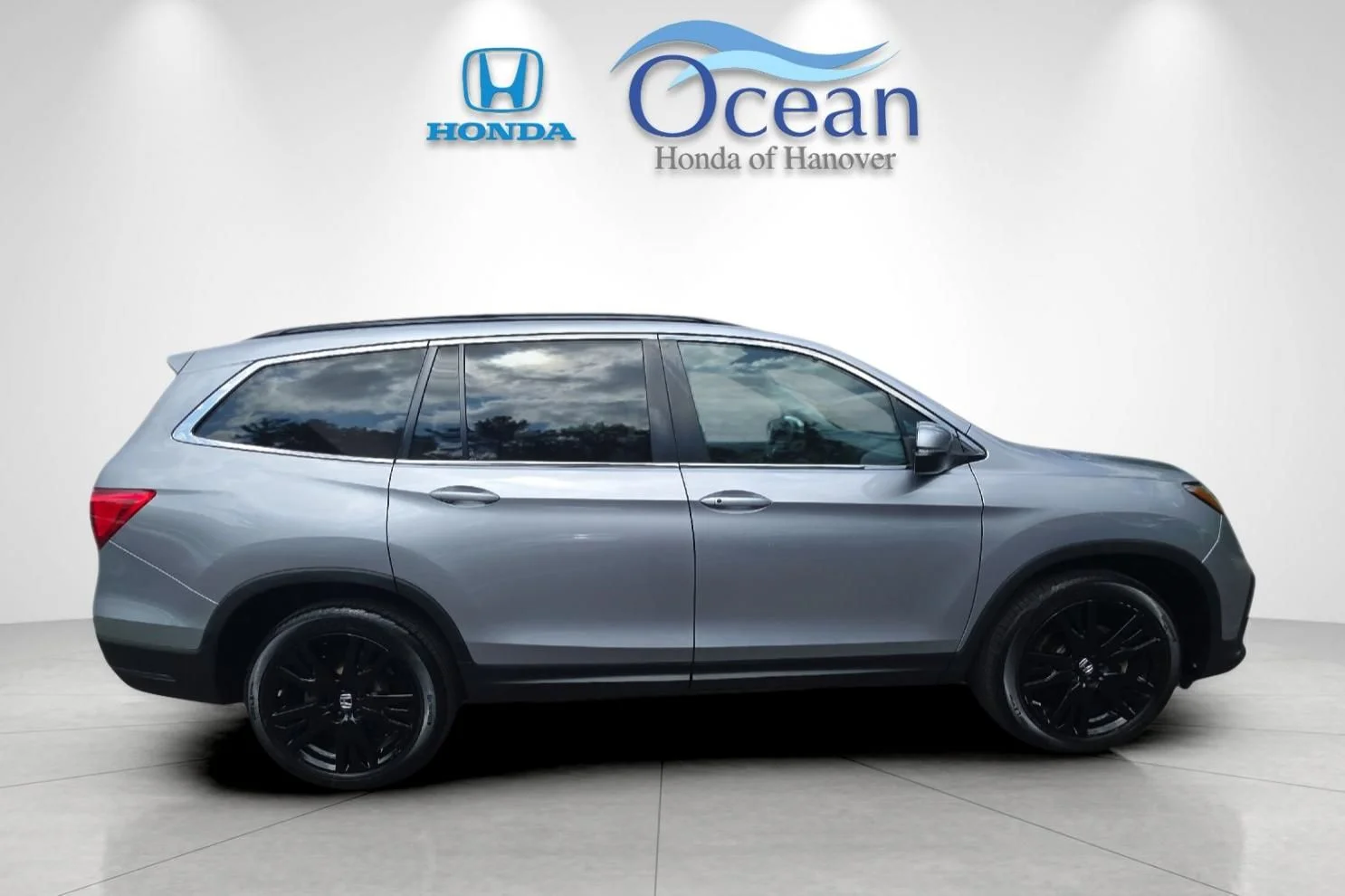 Used 2022 Lunar Silver Metallic Honda Special Edition image 2