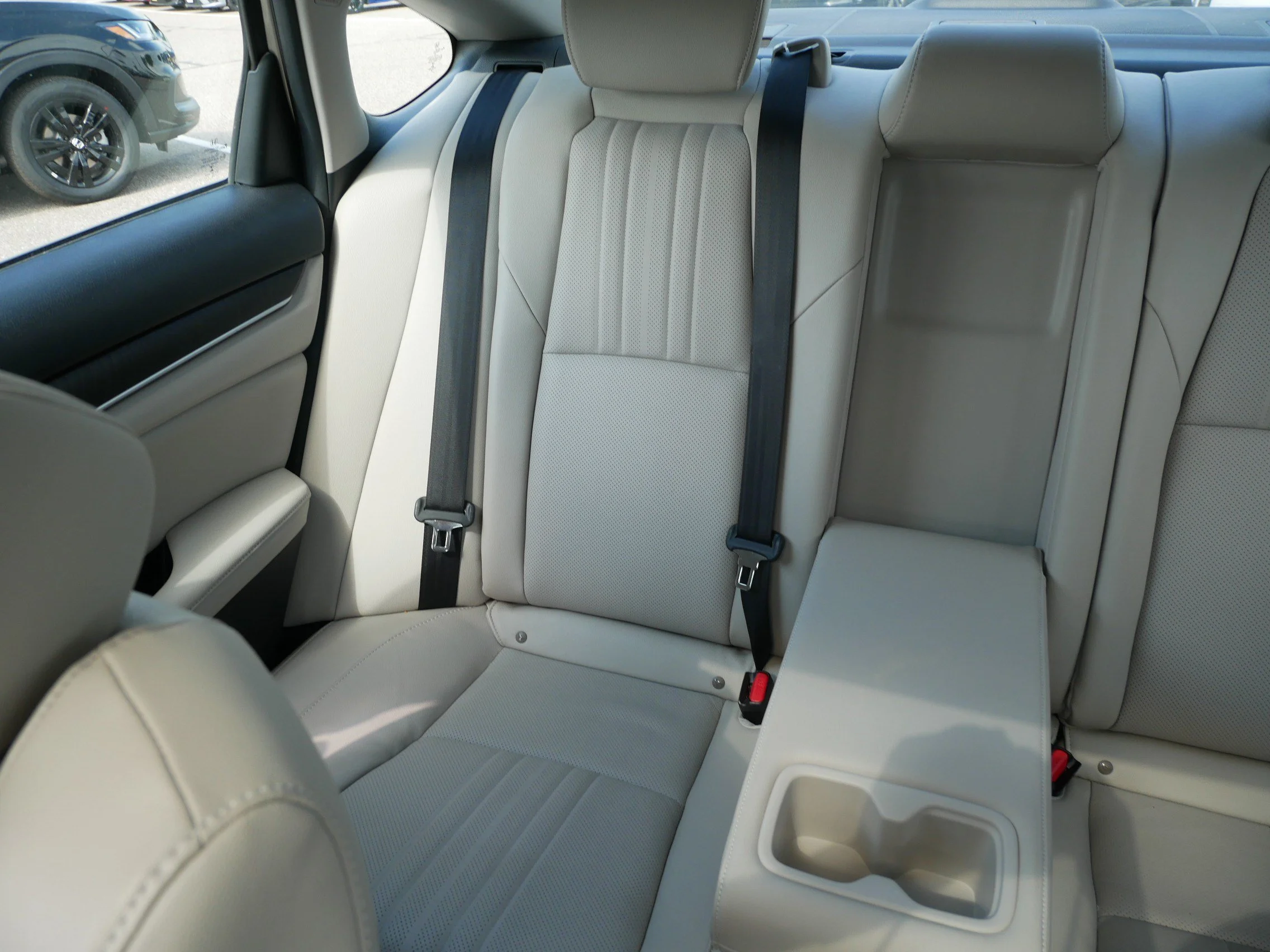 Used 2019 Champagne Frost Pearl Honda EX-L 1.5T image 12