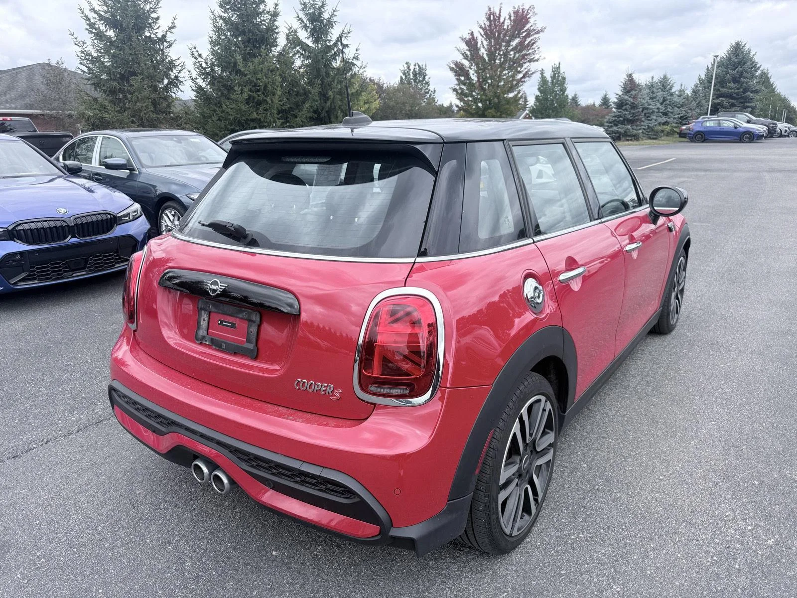 Used 2024 Chili Red MINI Cooper S image 7