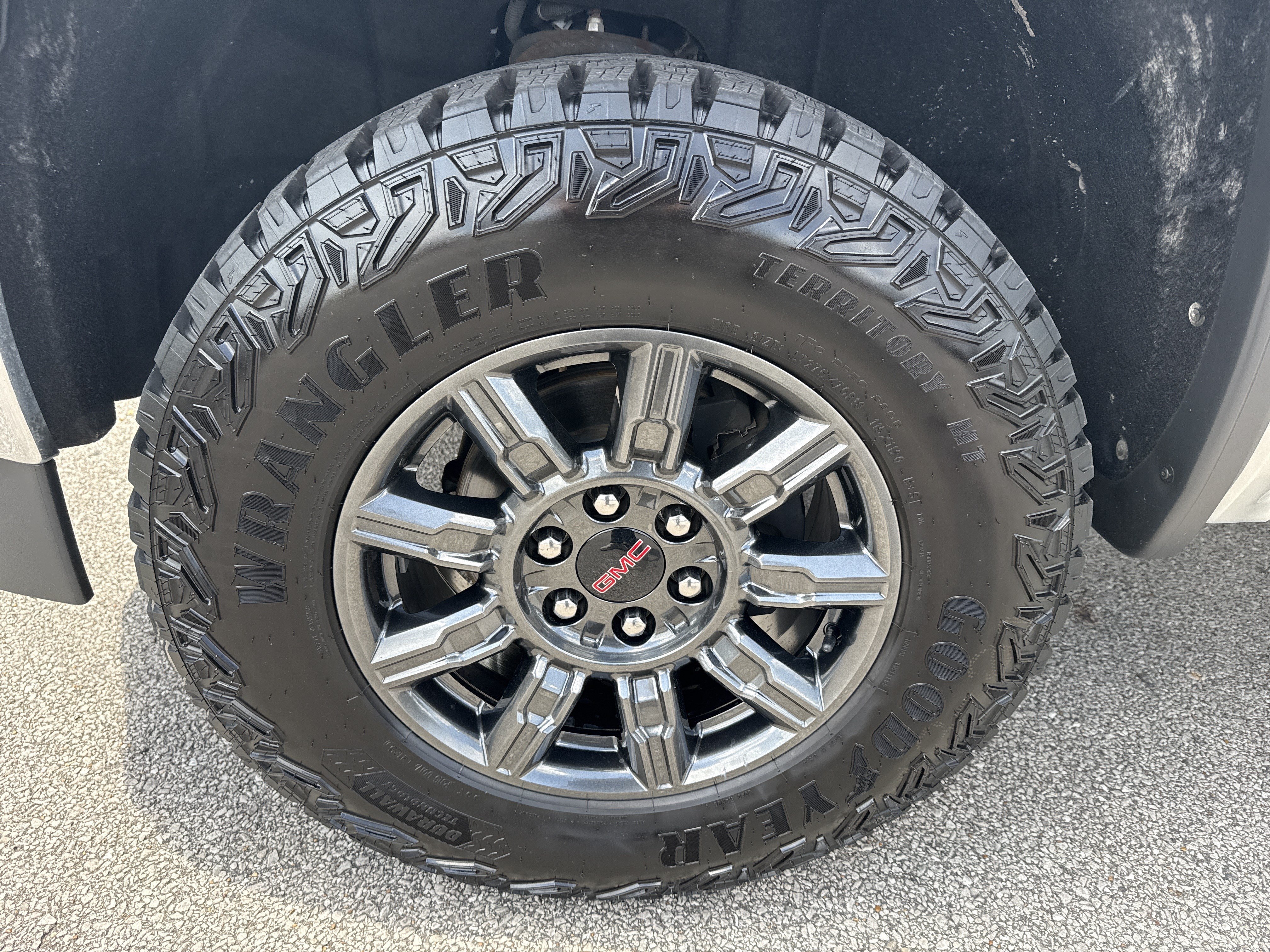 Used 2018 Quicksilver Metallic GMC SLT image 11