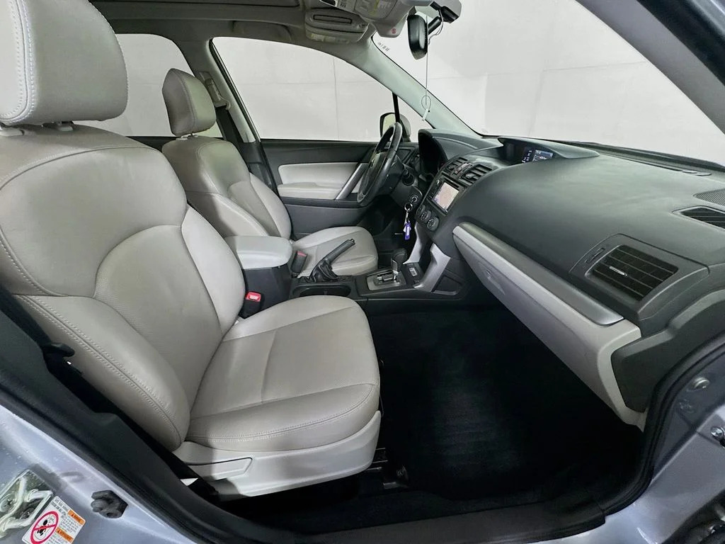 Used 2015 Silver Subaru 2.5i Limited image 36