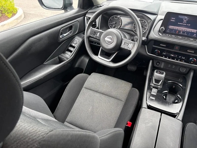Used 2024 Gray Nissan SV image 12
