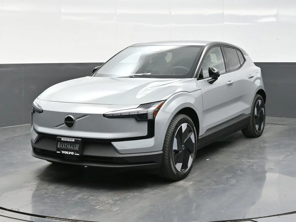 New 2026 Vapour Grey Volvo Twin Motor Performance Plus image 2