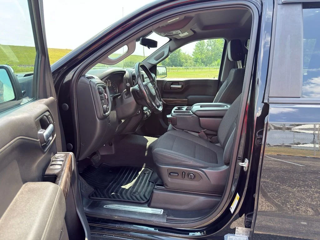 Used 2020 Black Chevrolet LT image 2