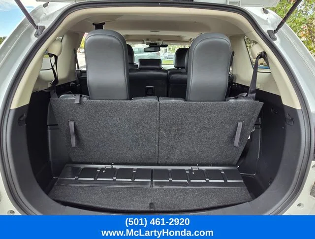 Used 2020 White Mitsubishi SE image 16