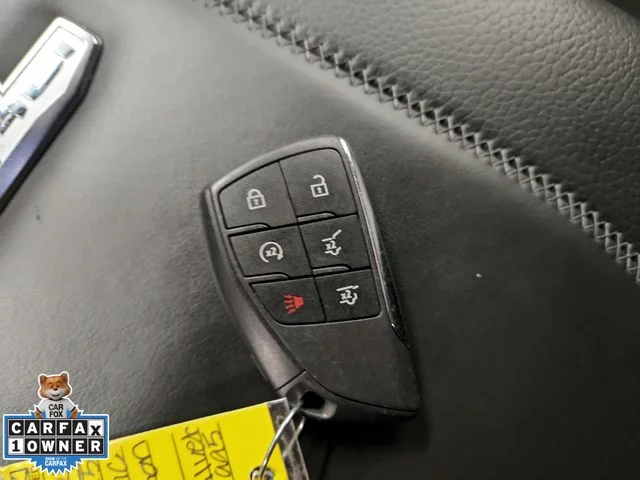 Used 2025 Silver GMC Denali image 32