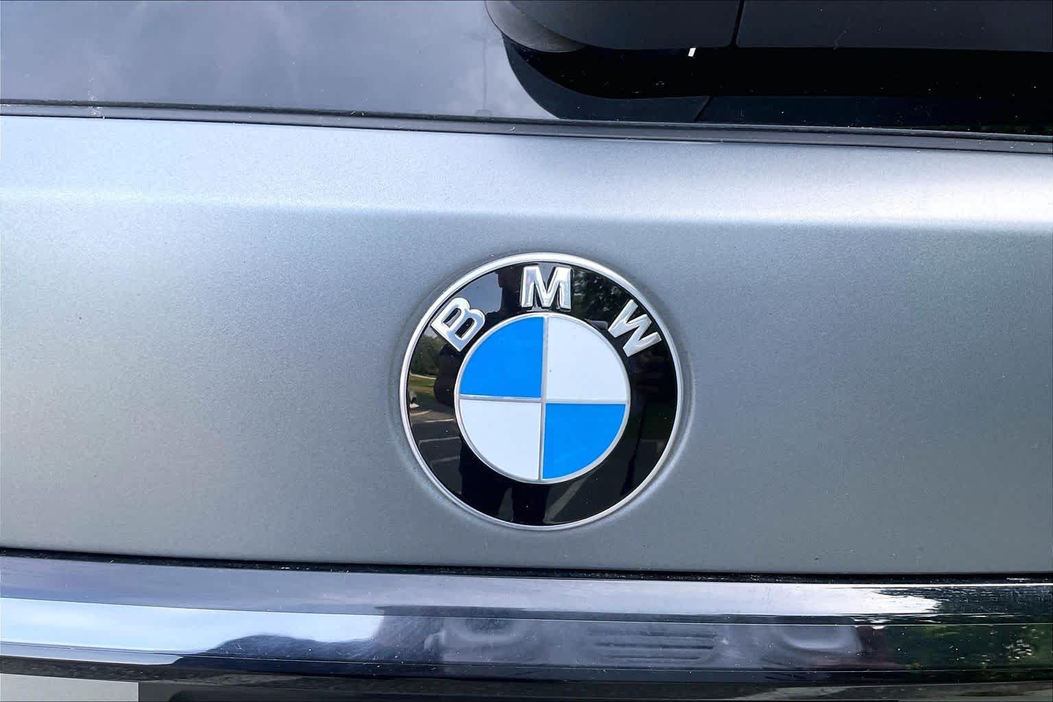 Used 2024 Frozen Pure Grey Metallic BMW M60i image 31