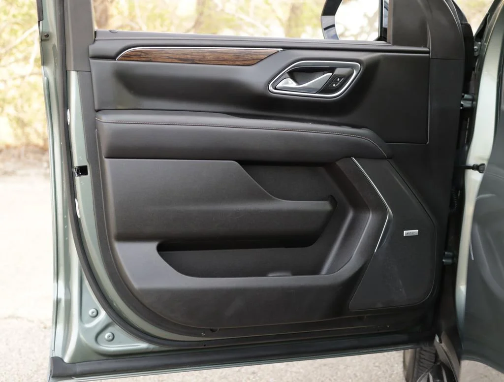 2023 Chevrolet Suburban Premier - Photo 23