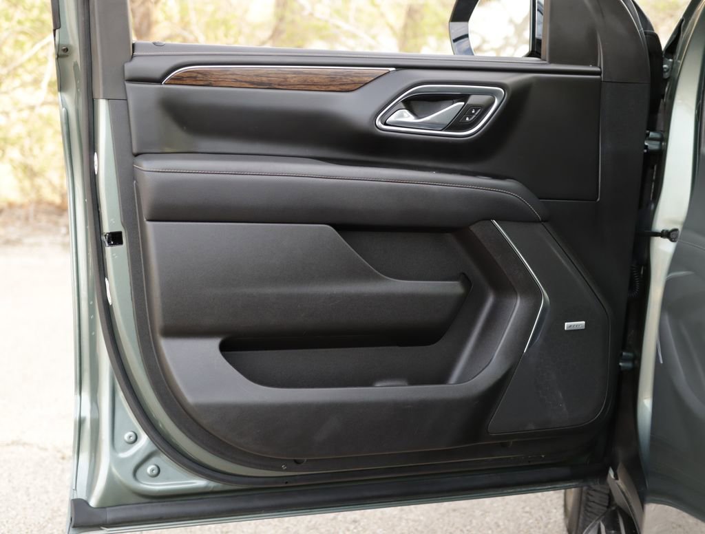 Used 2023 Silver Sage Metallic Chevrolet Premier image 23