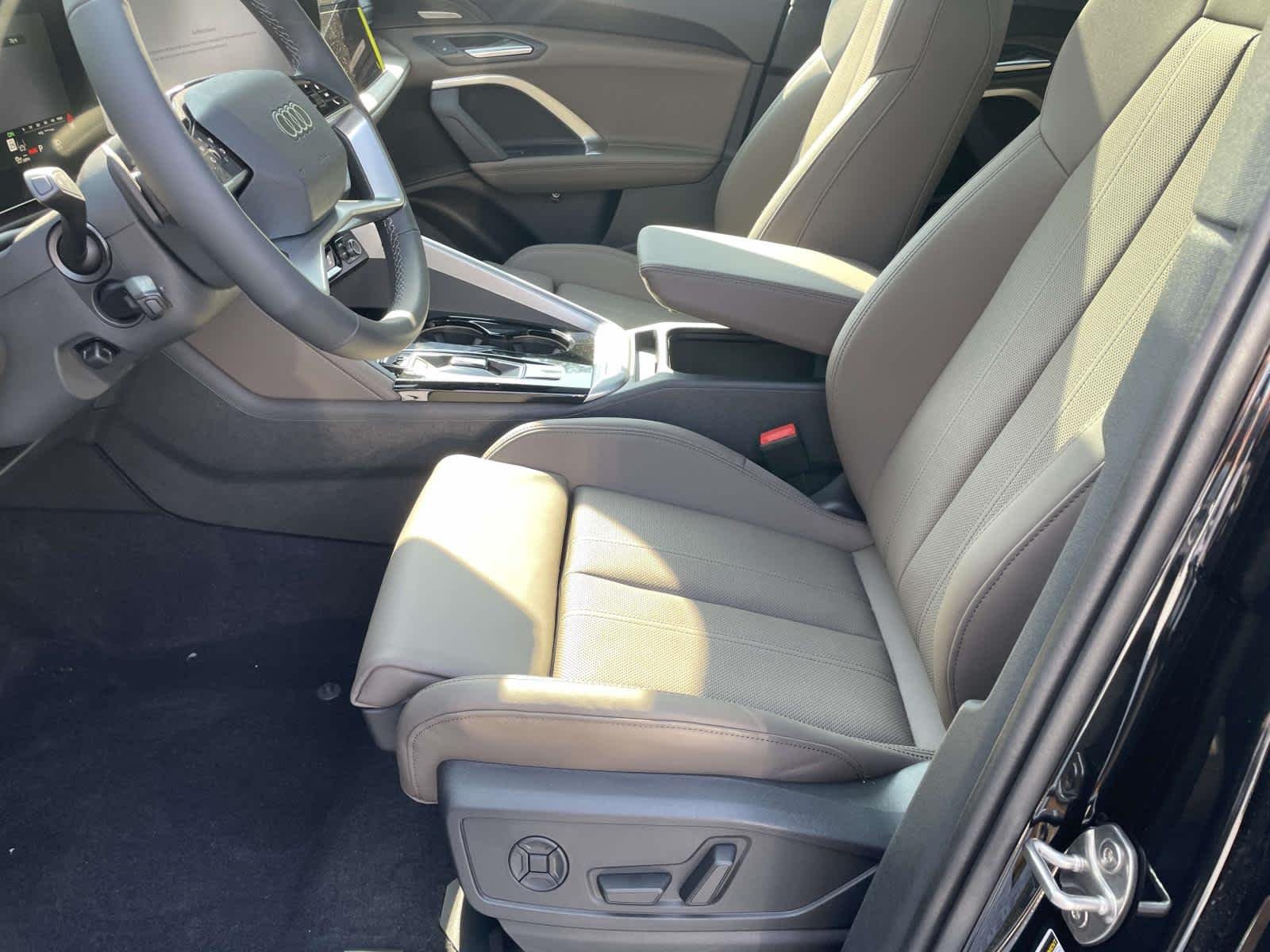 New 2026 0E0E/Black Audi Premium Plus image 15