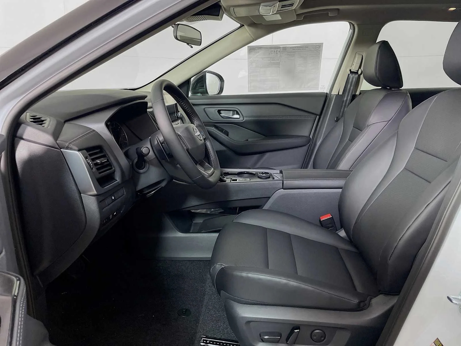 New 2026 Everest White Pearl Tricoat Nissan Dark Armor image 4