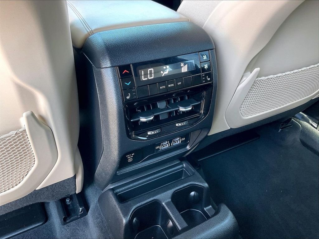 Used 2023 Baltic Gray Metallic Clearcoat Jeep Limited image 27