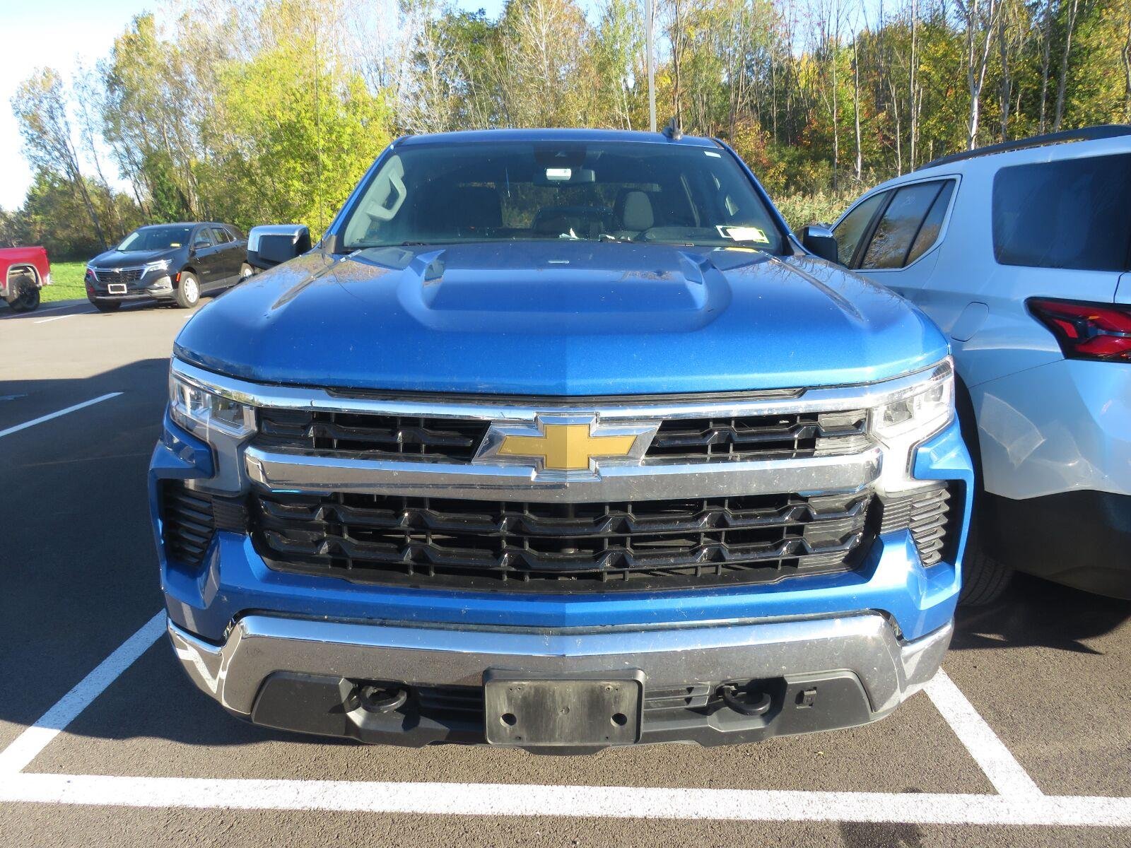 Used 2022 Glacier Blue Metallic Chevrolet LT image 5