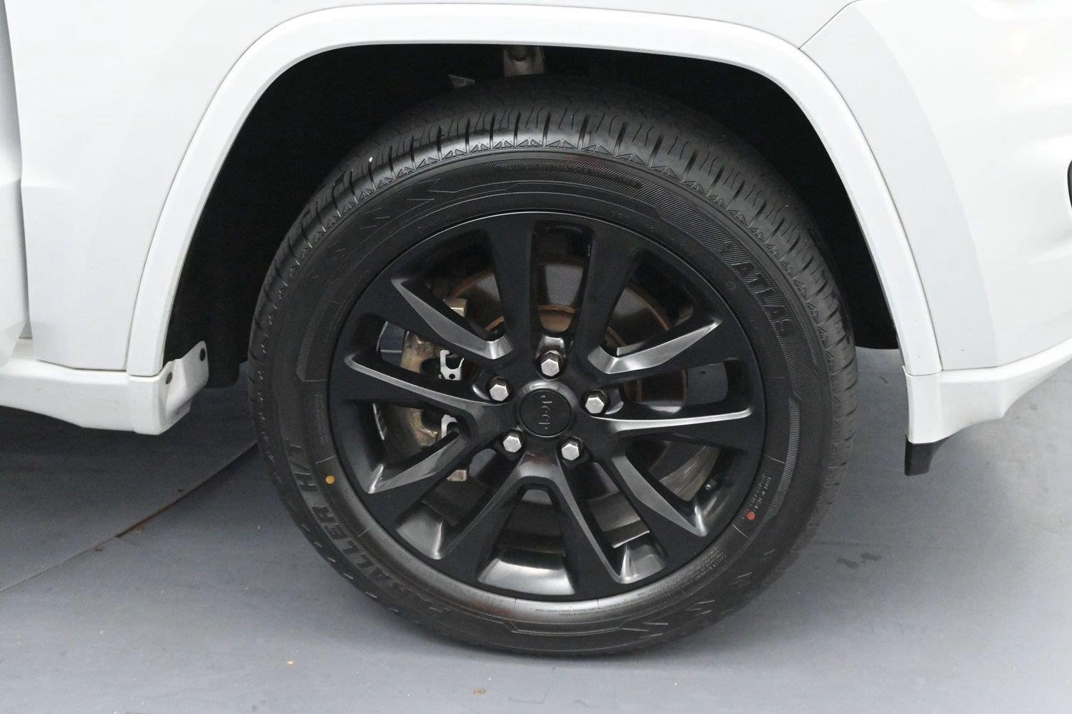 Used 2021 Bright White Clearcoat Jeep Laredo X image 35
