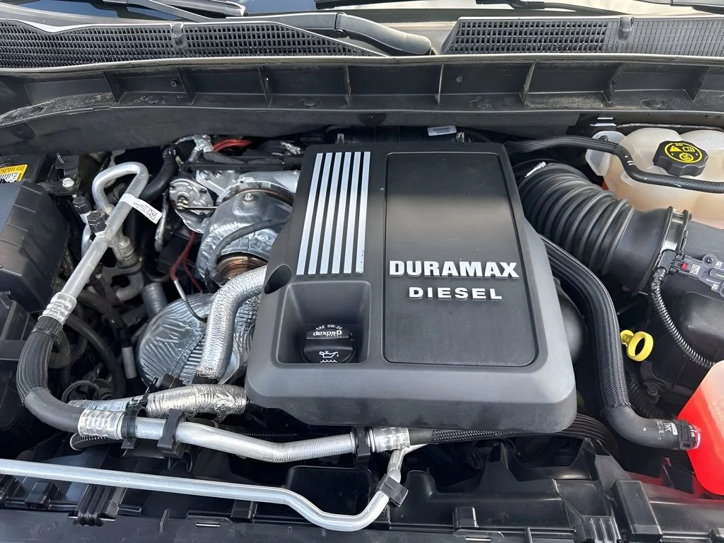 Used 2023 Summit White GMC AT4 image 32