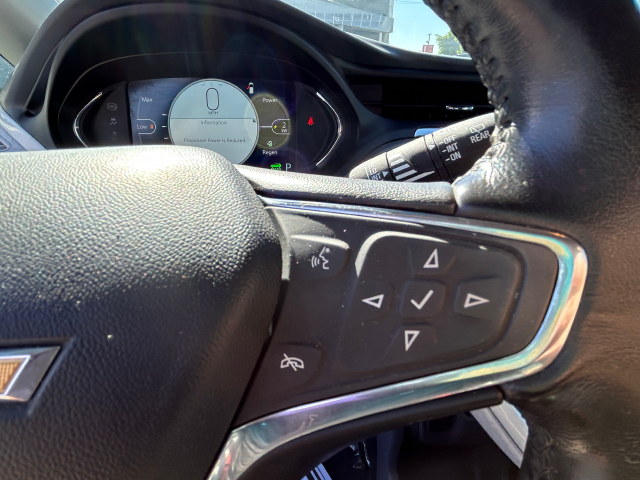 Used 2020 White Chevrolet LT image 23