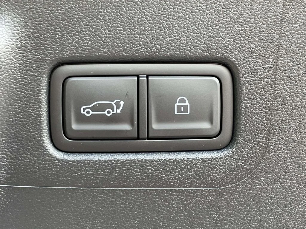 New 2026 Black Hyundai SEL image 9