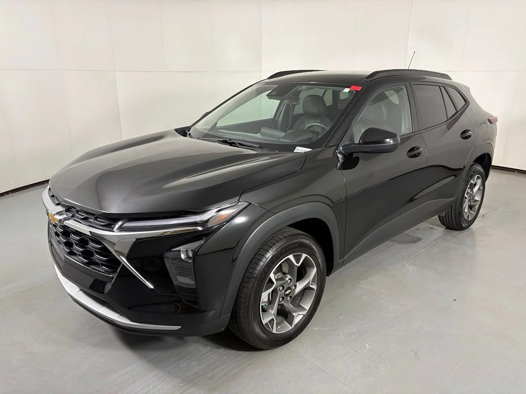 Used 2025 Black Chevrolet LT image 4
