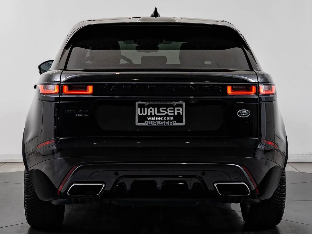 Used 2019 Santorini Black Metallic Land Rover R-Dynamic SE image 7