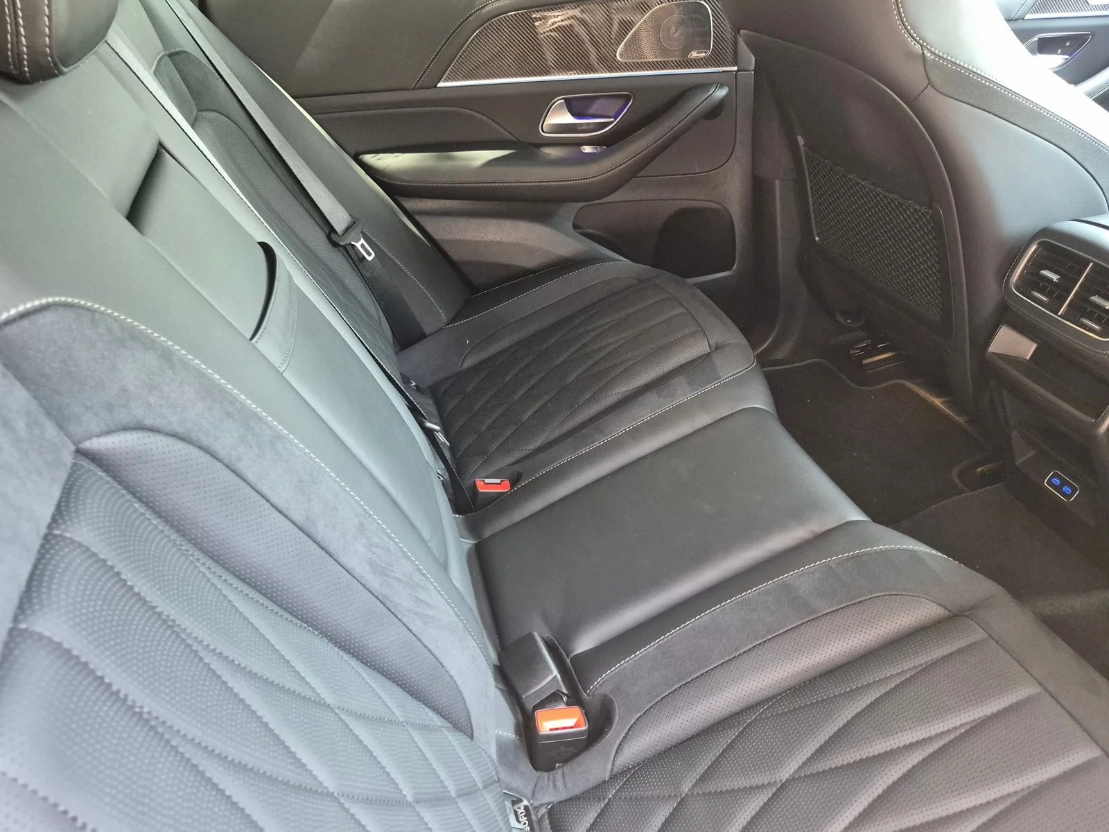 Used 2026 Manufaktur Moonlight White Metallic Mercedes-Benz AMG® GLE 63 S image 19