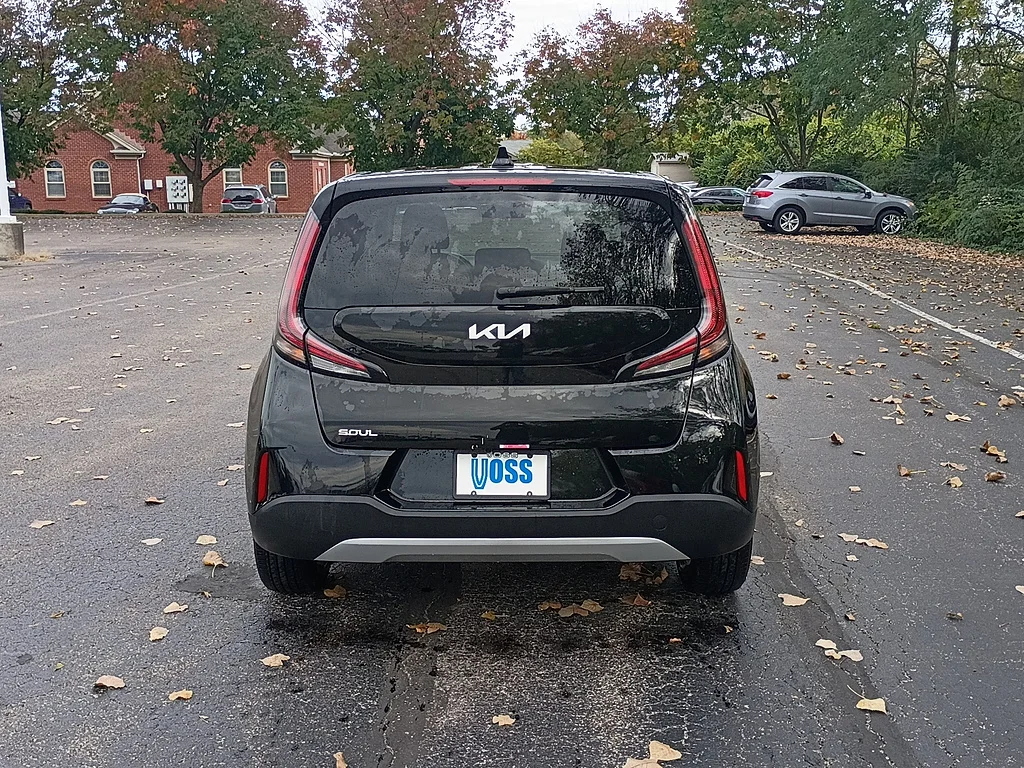 Used 2025 Fusion Black Kia LX image 4
