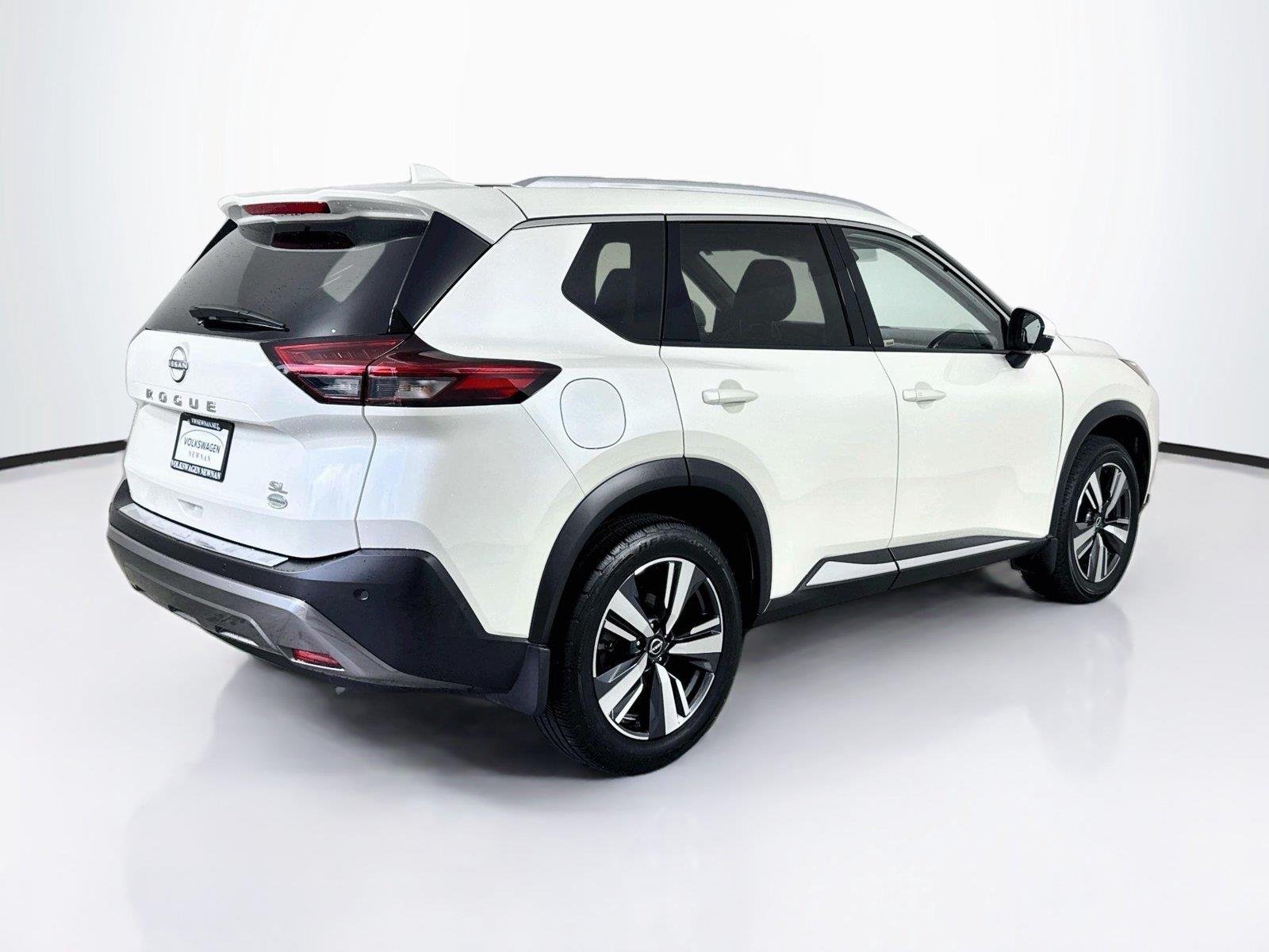 Used 2023 Pearl White Tricoat Nissan SL image 2