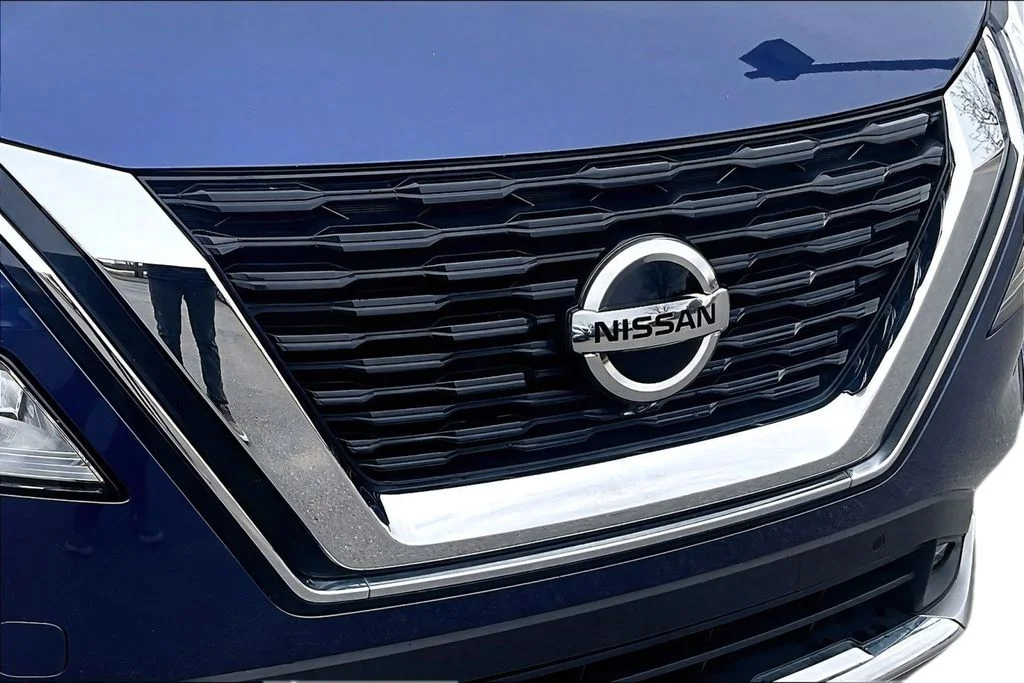 Certified Used 2021 Blue / Black Nissan Platinum image 24