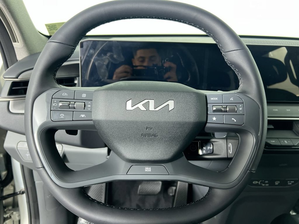 New 2026 White Kia Light image 17