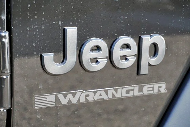 New 2026 Black Clear-Coat Exterior Paint Jeep Sport S image 11