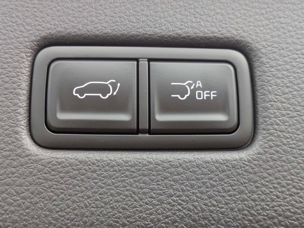 New 2026 Ivory Silver Kia EX image 14