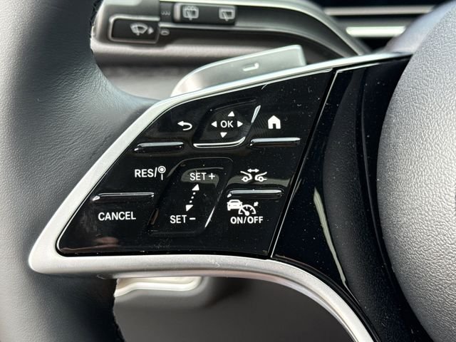 Used 2025 Black Mercedes-Benz GLE 580 image 31