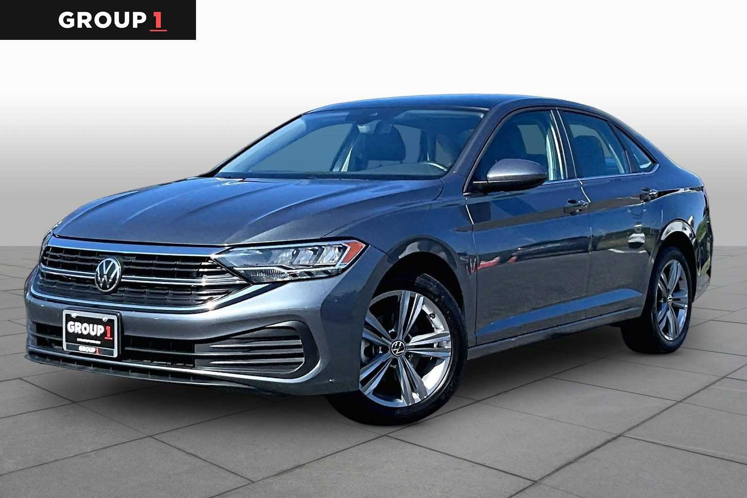 Pre-Owned 2024 Volkswagen Jetta SE