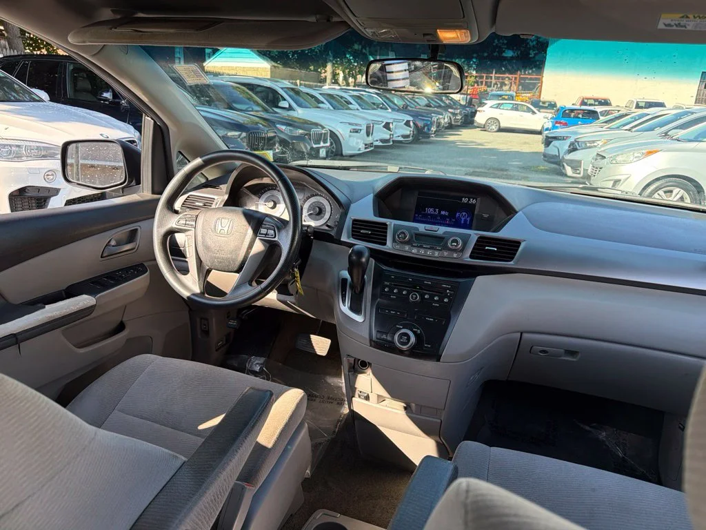 Used 2013 Gray Honda LX image 16