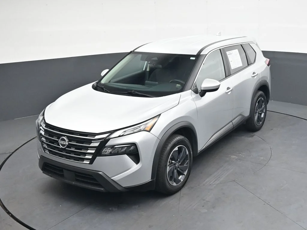 Used 2025 Silver Nissan SV image 32
