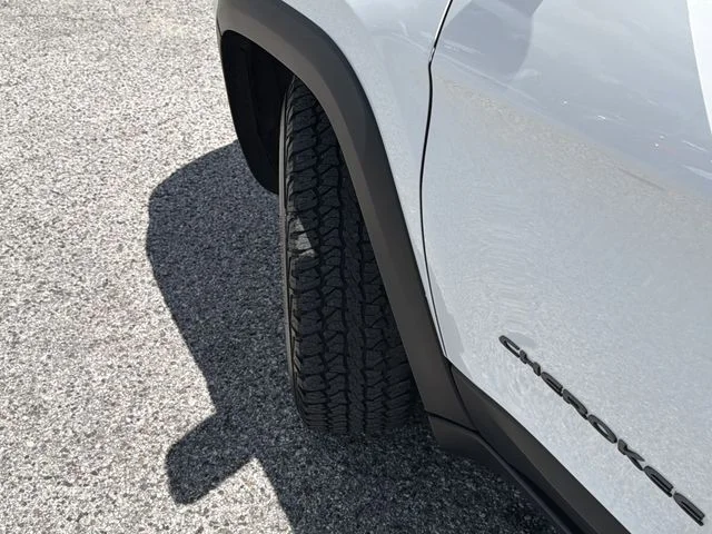 Used 2022 White Jeep Trailhawk image 34
