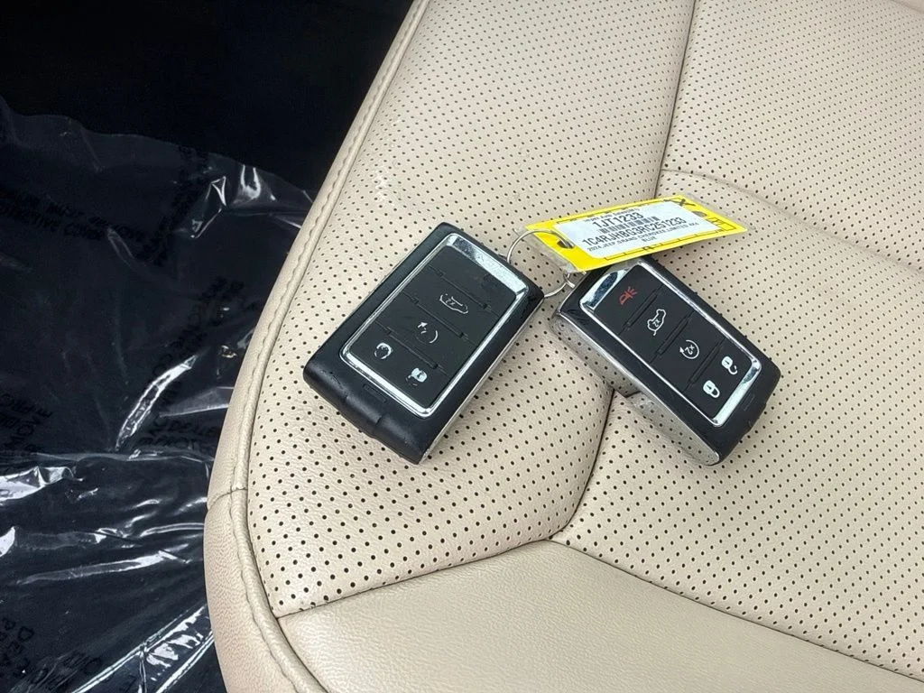 Used 2024 Black Jeep Limited image 19