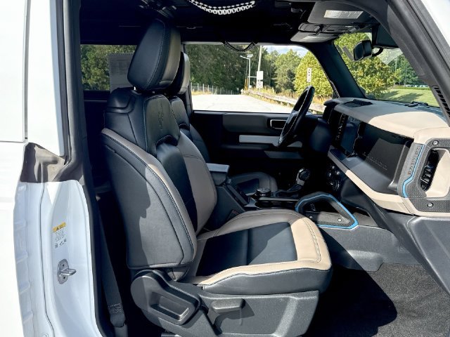 Used 2022 White Ford Wildtrak image 25
