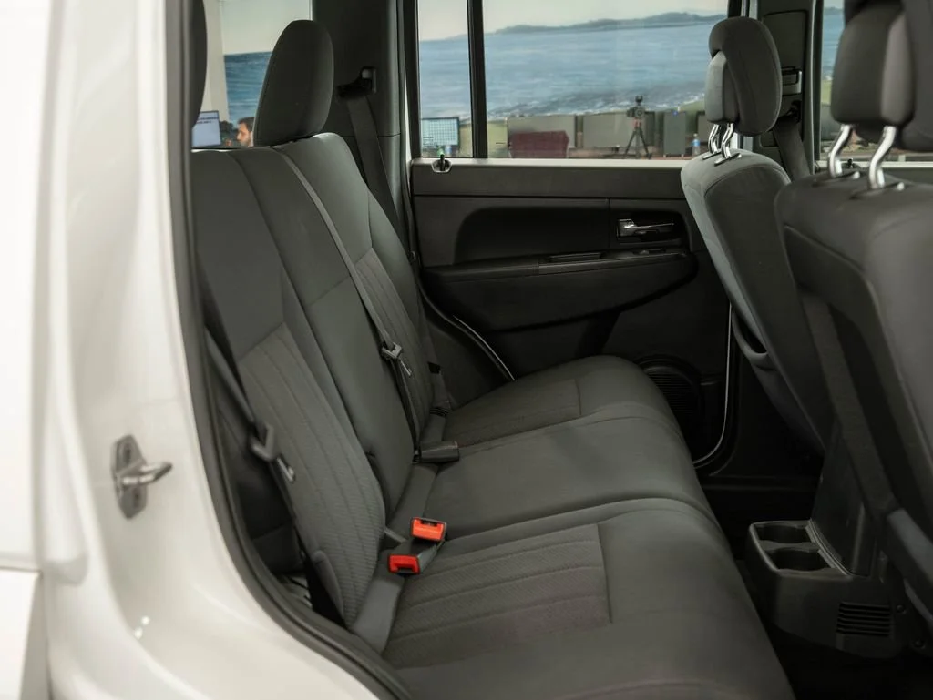 Used 2012 Bright White Clearcoat Jeep Sport image 39