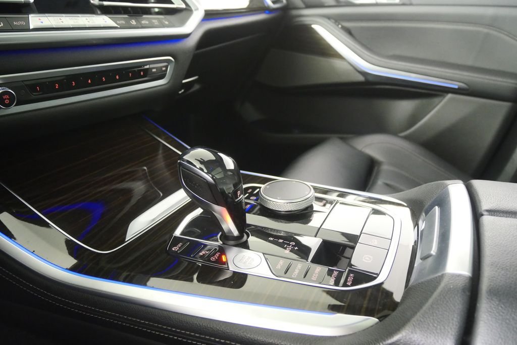 Used 2019 Gray Metallic BMW xDrive40i image 23