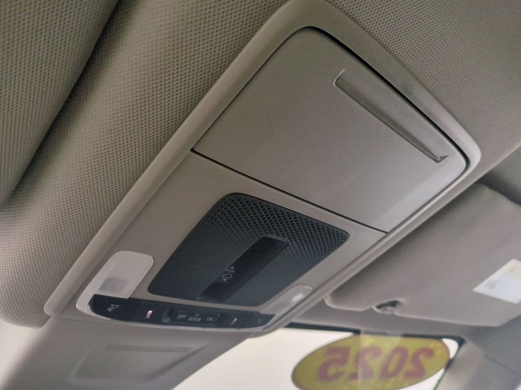 Used 2025  Honda EX image 24