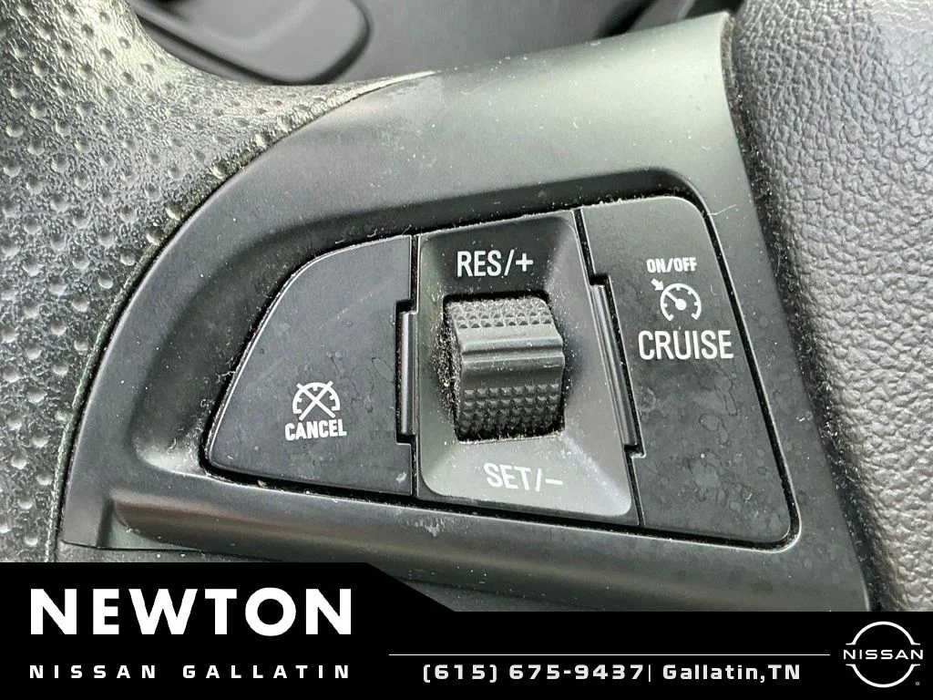 Used 2018 Summit White Chevrolet LT image 13
