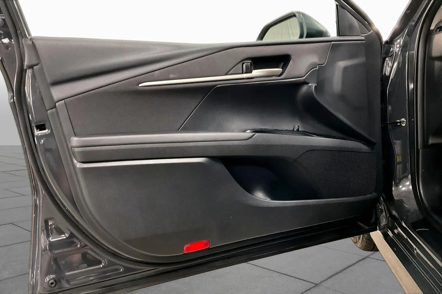 Used 2025 Underground Toyota LE image 21