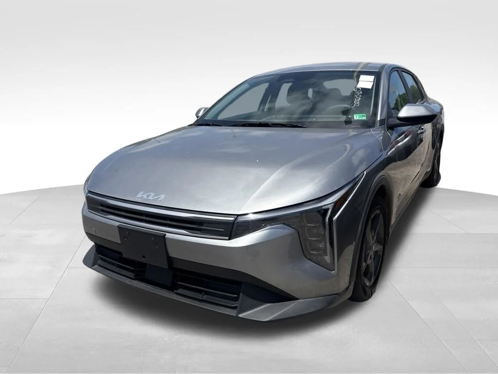 Used 2025 Gray Kia LXS image 4