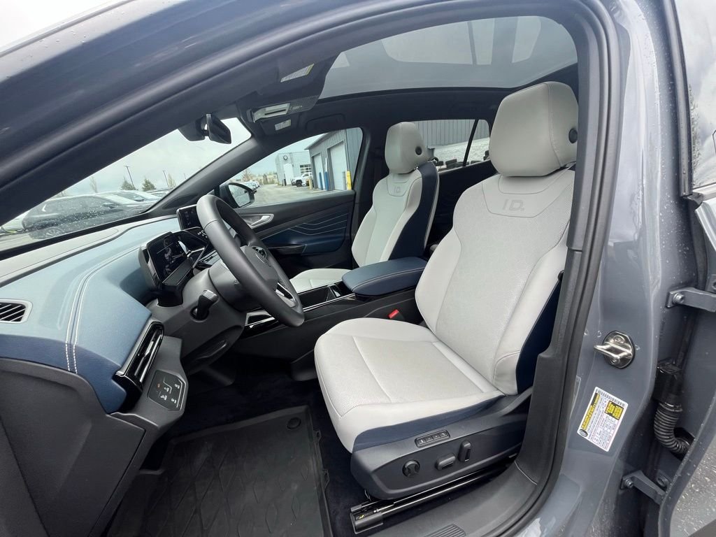 Used 2024 Gray Volkswagen S image 10