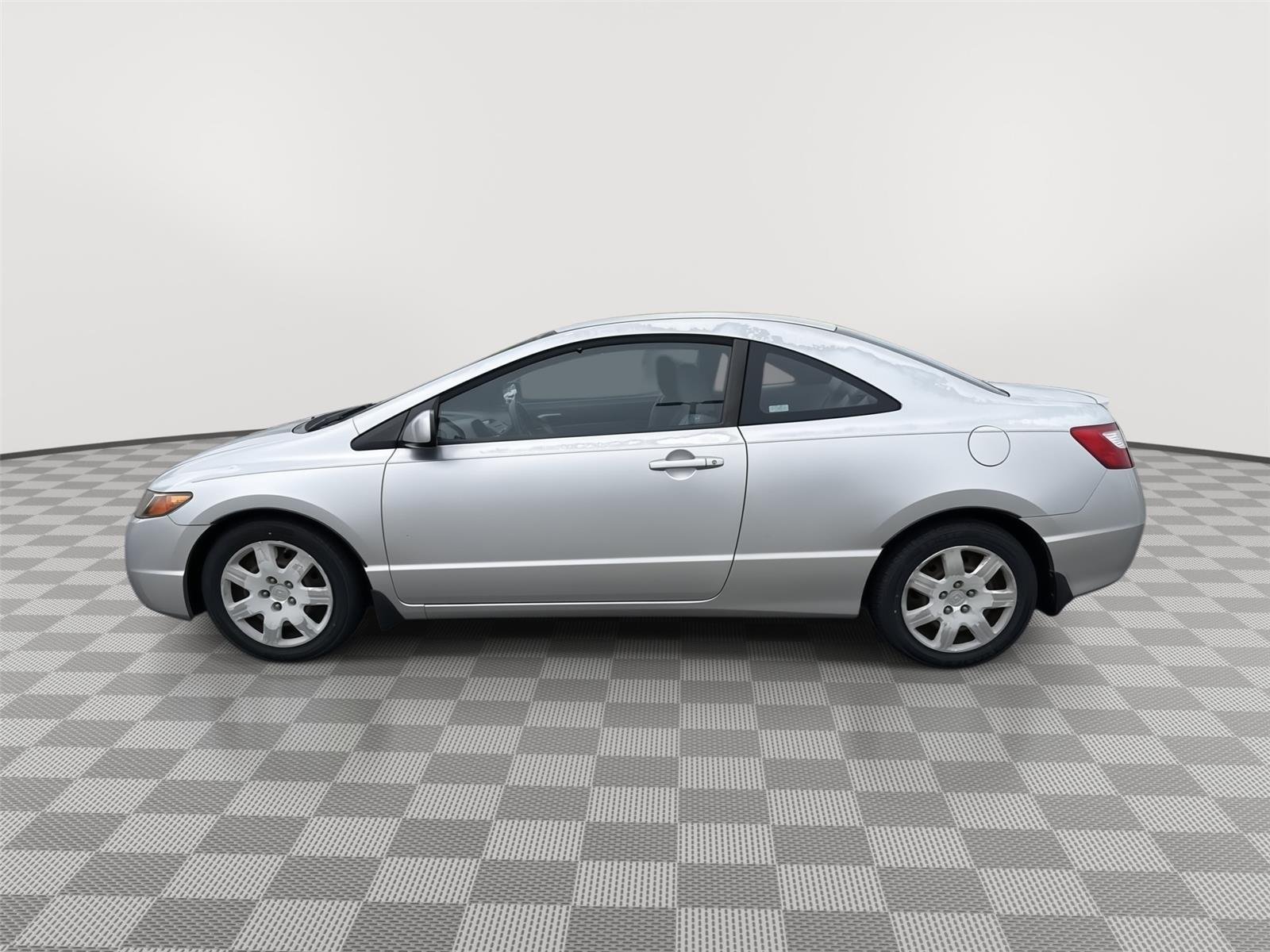 Used 2008 Alabaster Silver Metallic Honda LX image 8