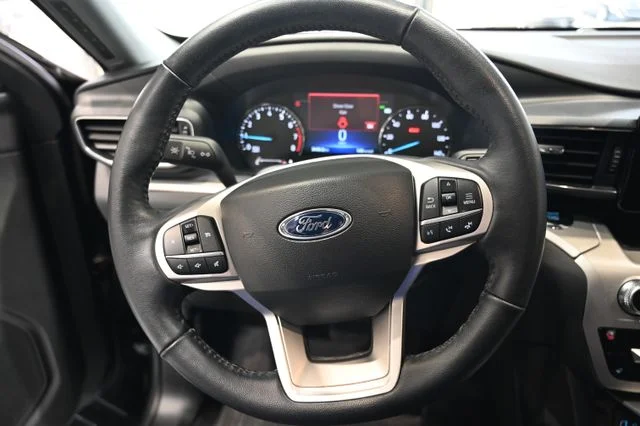 Used 2022 Black Ford XLT image 23