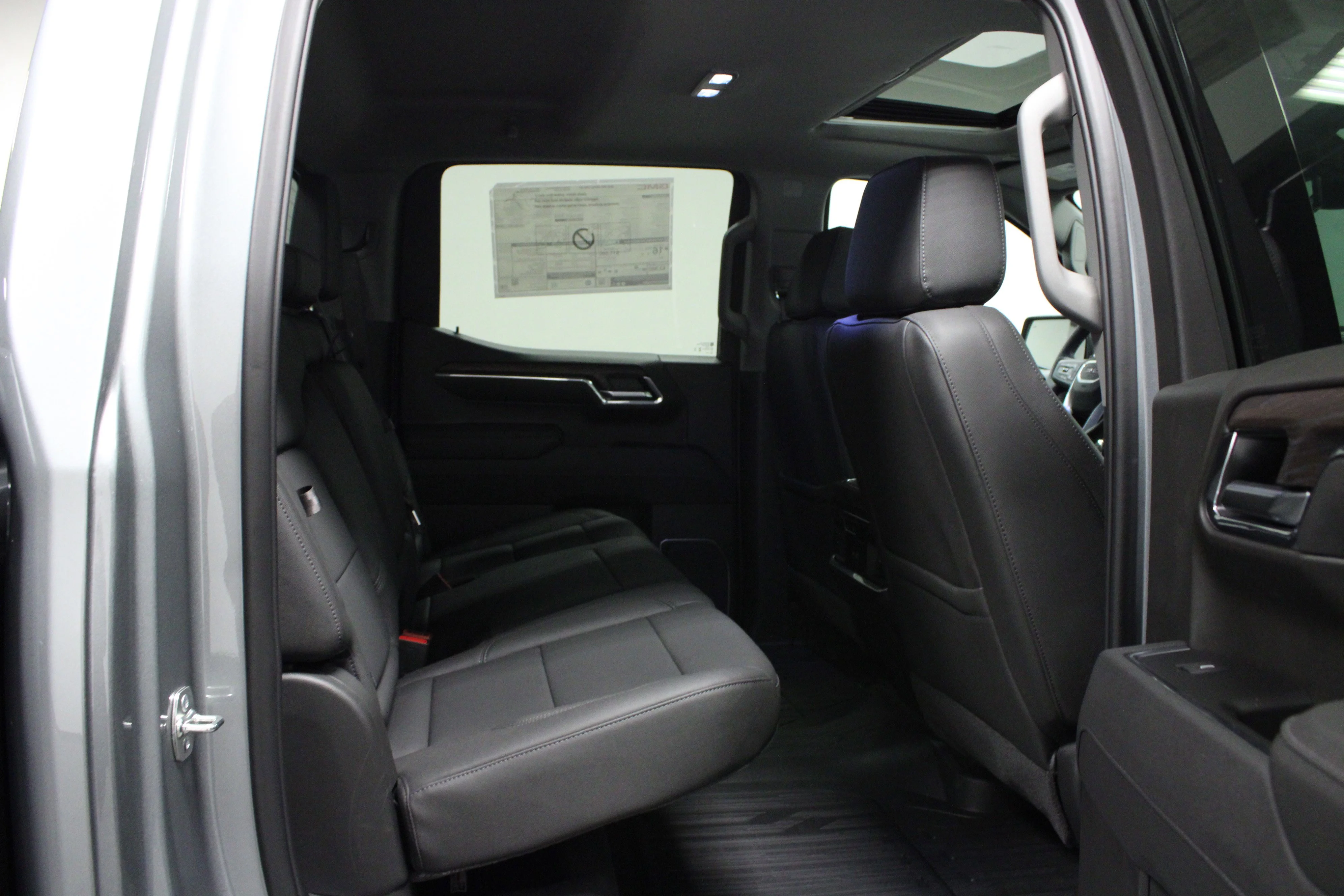 2026 GMC Sierra 1500 SLT - Photo 14