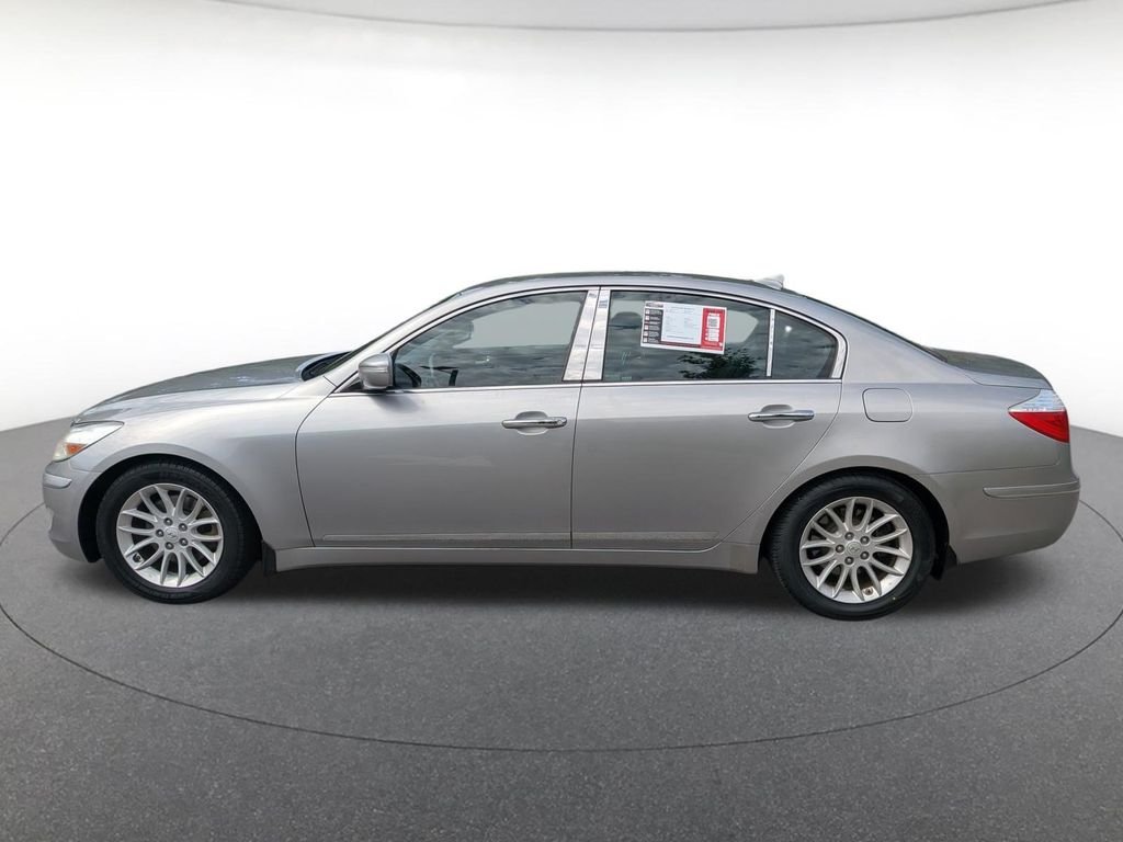 Used 2010 Gray Hyundai 3.8 image 2