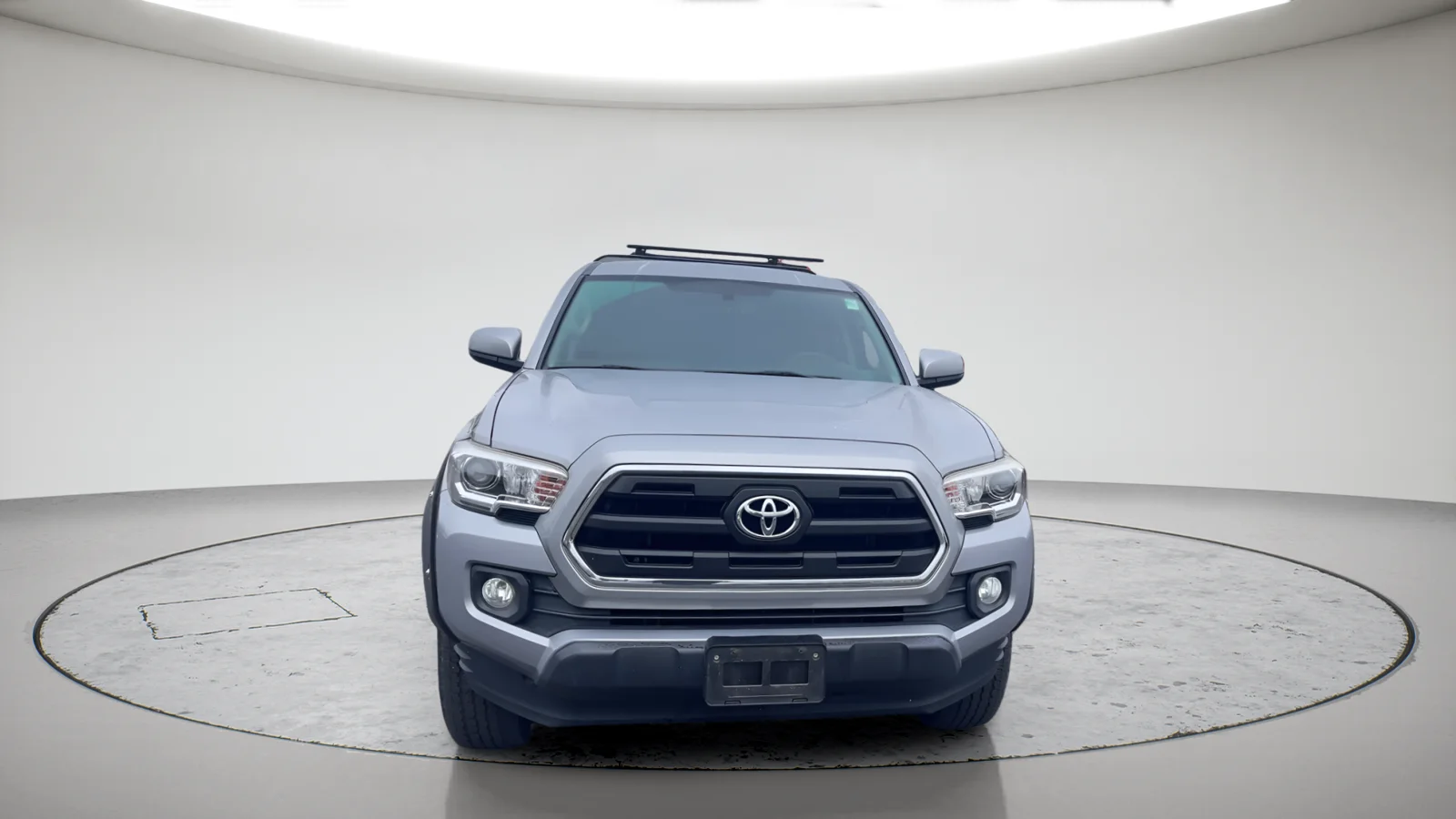 Used 2017 Silver Toyota SR5 image 2