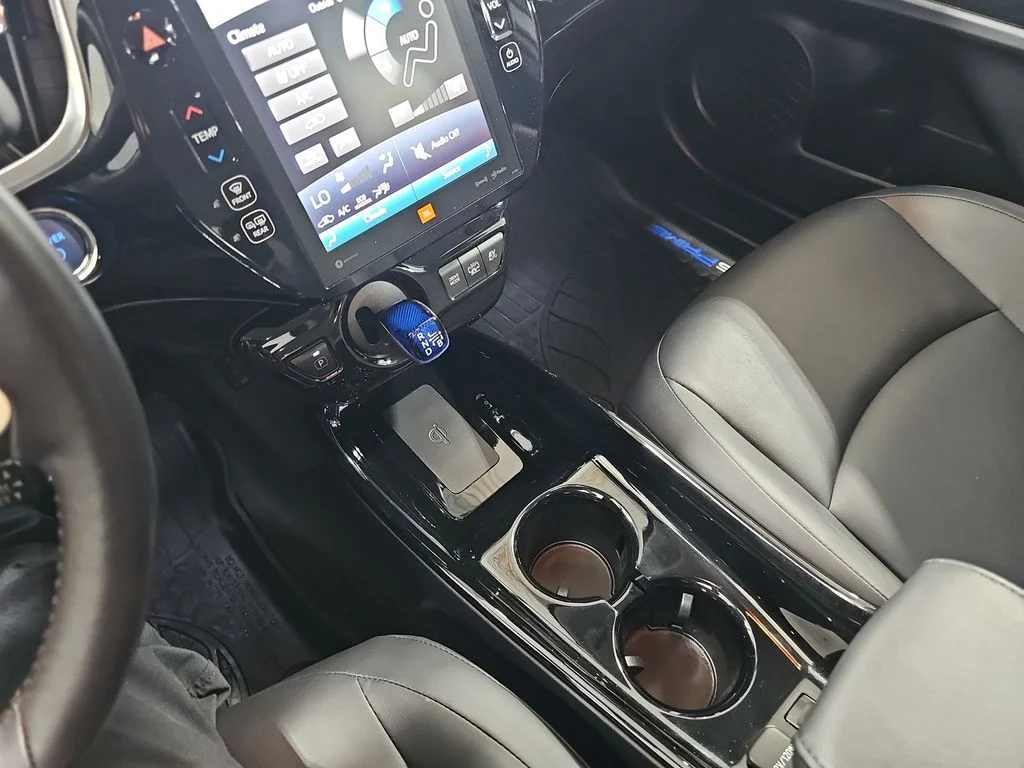 Used 2018 Gray Toyota Advanced image 27